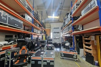 Brunel Rd, Basingstoke to rent Interior Photo- Image 1 of 8