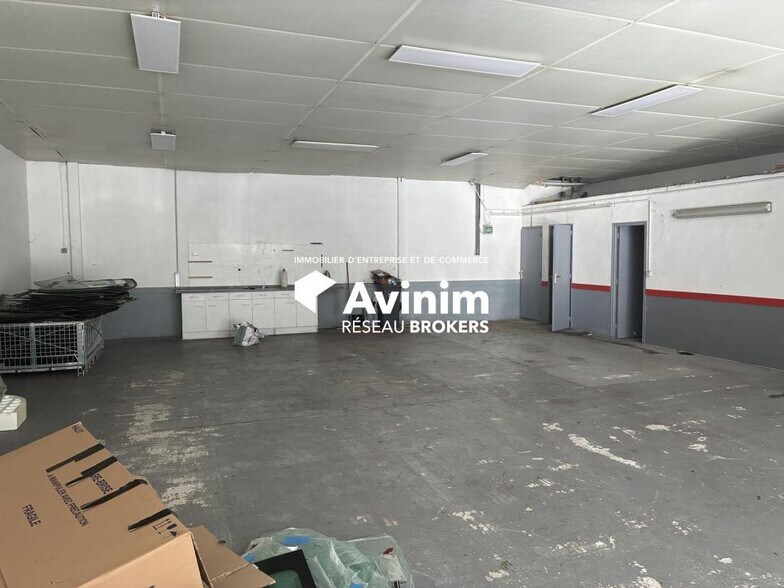 Industrial in Gémenos to rent - Interior Photo - Image 2 of 4