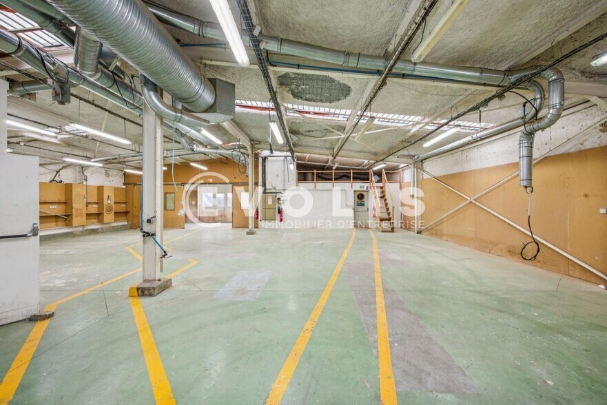 Light Industrial in Verrieres Le Buisson to rent - Interior Photo - Image 2 of 11