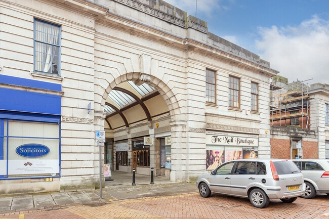 More details for 2-3 Abbey Arcade, Burton On Trent - Retail to Rent