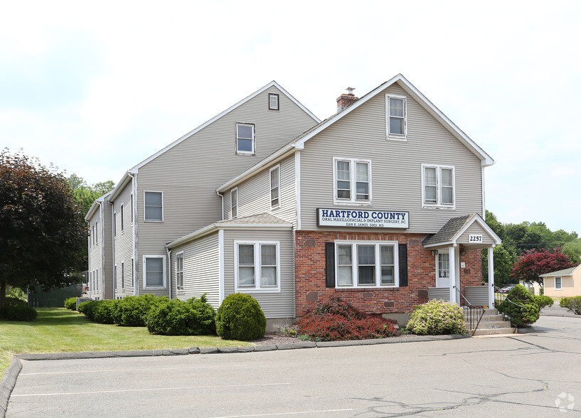 2257 Silas Deane Hwy, Rocky Hill, CT for rent - Primary Photo - Image 1 of 20