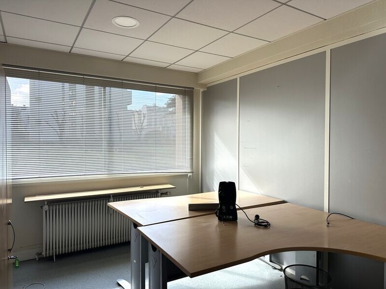 Office in Lyon for sale - Building Photo - Image 2 of 7