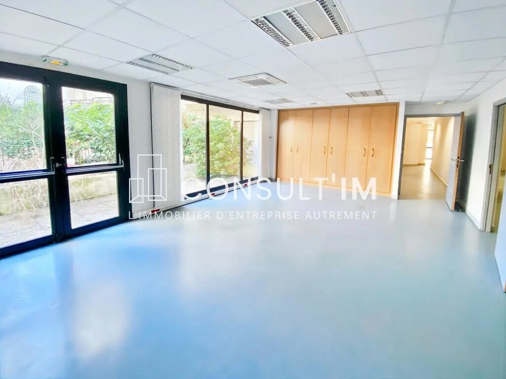 Vente Bureaux 216 m² - Photo 1