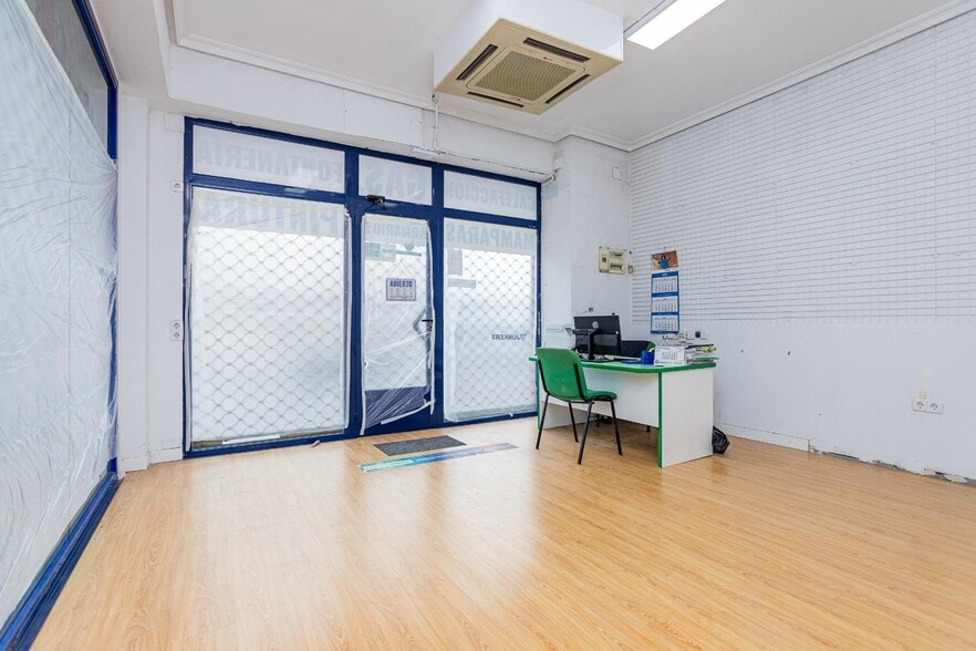 Retail in Fuenlabrada, Madrid to rent - Interior Photo - Image 3 of 15