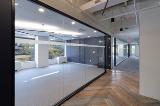 4401 N Fairfax Dr, Arlington, VA to rent Interior Photo- Image 2 of 5