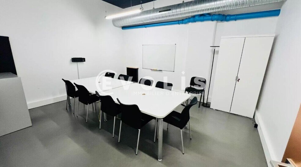 Office in Montrouge to rent - Building Photo - Image 2 of 18