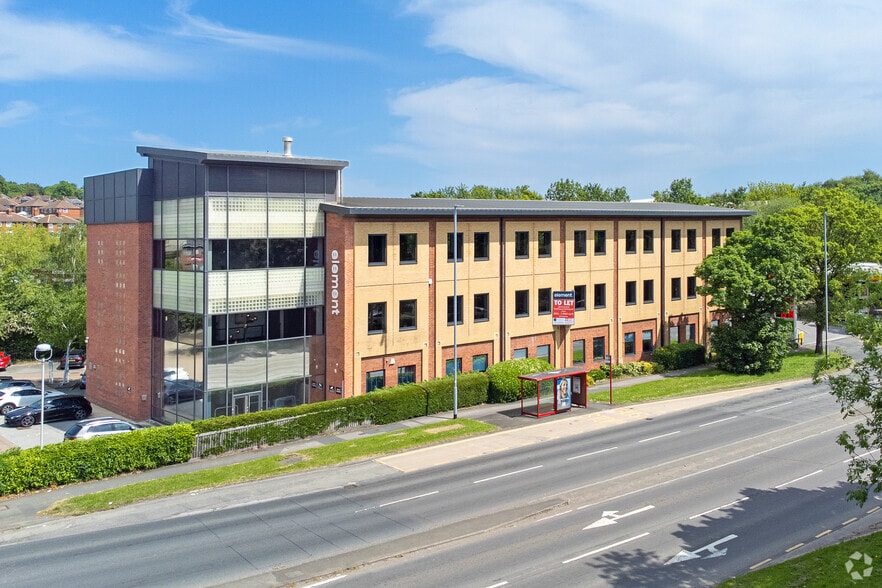 Ring Rd, Leeds for rent - Building Photo - Image 1 of 29