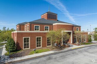 2060 Fort Henry Dr, Kingsport, TN for rent Building Photo- Image 1 of 6