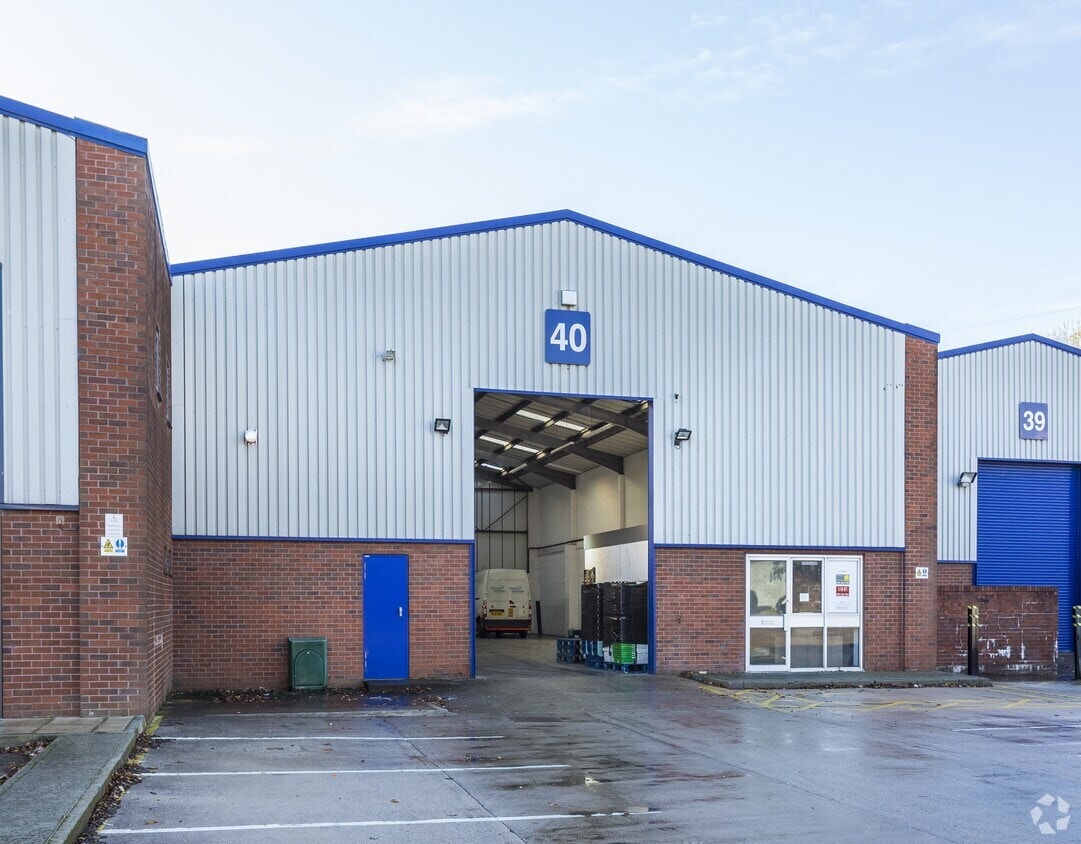 Touchet Hall Rd, Manchester to rent Interior Photo- Image 1 of 3