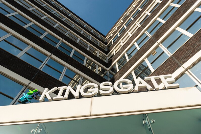 Wellington Rd N, Stockport to rent Building Photo- Image 1 of 13