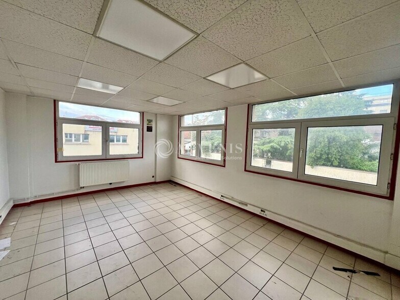 Office in Argenteuil to rent - Interior Photo - Image 3 of 6