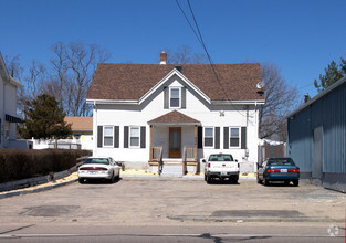 544 Warren Ave, East Providence, RI for sale Primary Photo- Image 1 of 1