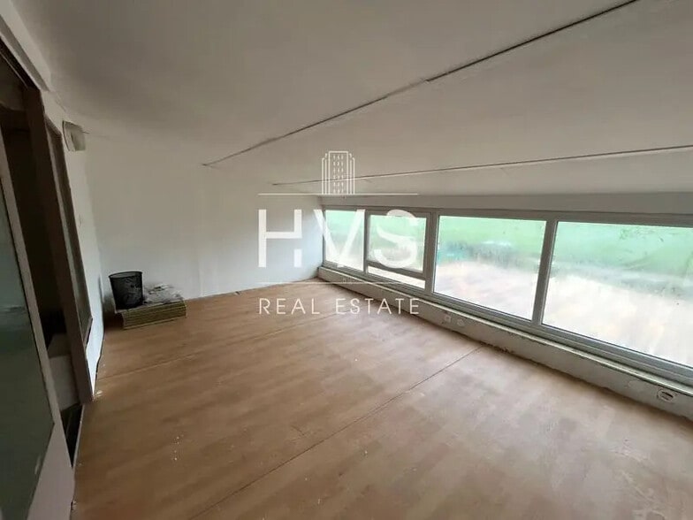 Office in Aix-en-Provence to rent - Interior Photo - Image 2 of 5