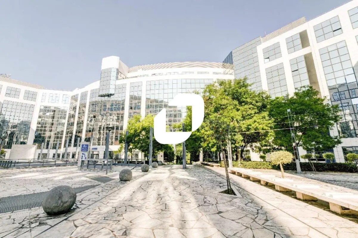 Office in Noisy-le-Grand to rent Building Photo- Image 1 of 3