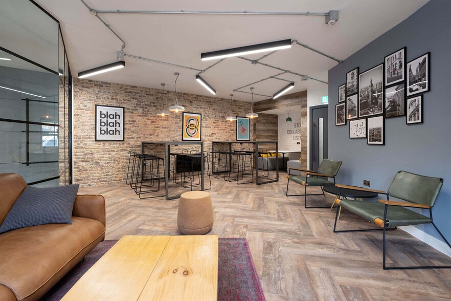 Coral Row, London to rent - Interior Photo - Image 3 of 9