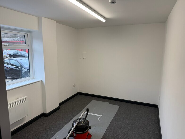 The Parade, Ferndale to rent - Building Photo - Image 2 of 6