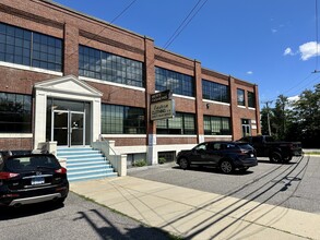 80 Coolidge Hill Rd, Watertown, MA for rent Building Photo- Image 1 of 2