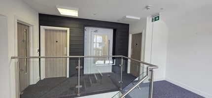 The Quay, Carmarthen to rent Interior Photo- Image 2 of 5