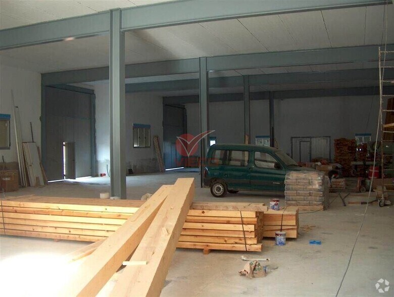 Industrial in Cuenca, Cuenca to rent - Building Photo - Image 3 of 6