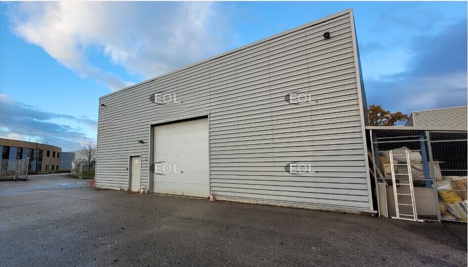Light Industrial in Annecy for sale - Building Photo - Image 2 of 11
