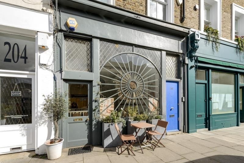 202 Kensington Park Rd, London to rent Building Photo- Image 1 of 5