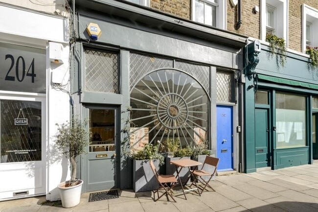 More details for 202 Kensington Park Rd, London - Retail to Rent