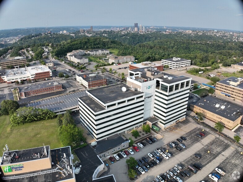 REO Sale | Pittsburgh Office Portfolio portfolio of 3 properties for sale on LoopNet.co.uk - Matterport Community - Image 3 of 45