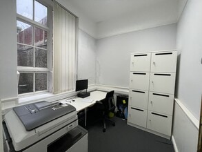 Main St, Denton to rent Interior Photo- Image 2 of 2