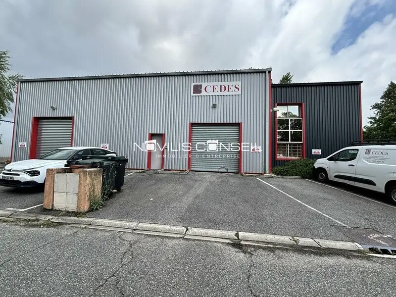 Light Industrial in Saint-Jean to rent Building Photo- Image 1 of 9