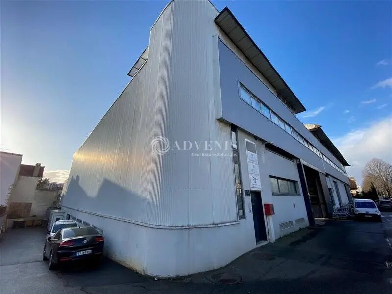 Office in Vitry-sur-Seine to rent Building Photo- Image 1 of 9