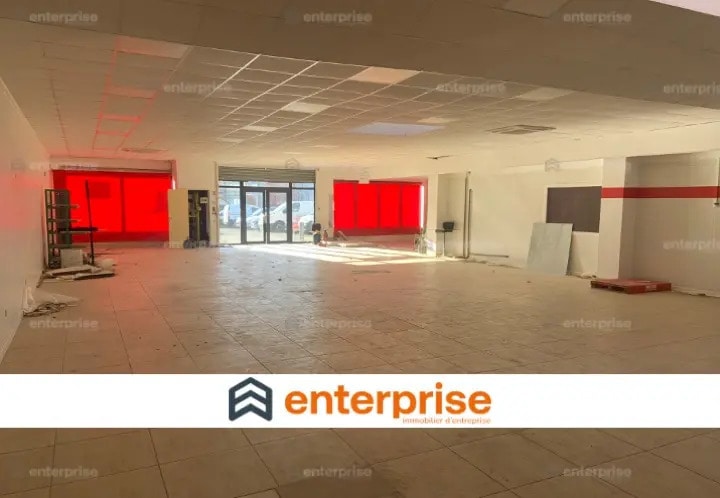 Location Commerce 470 m² - Photo 1