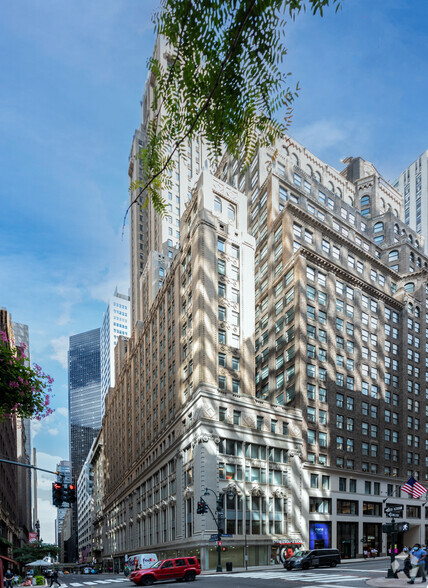 295 Madison Ave, New York, NY for rent - Building Photo - Image 1 of 17