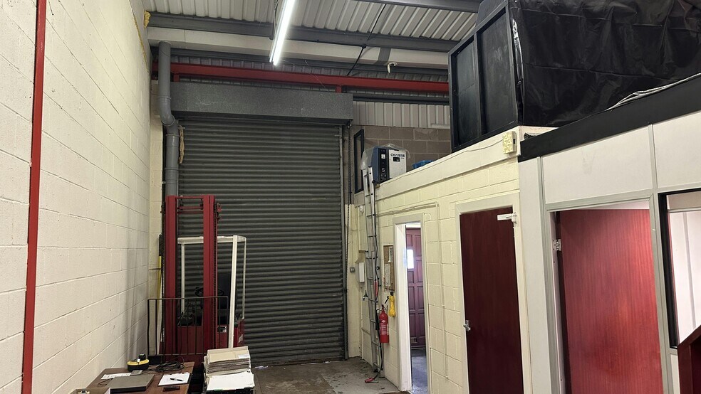 Hawkes Dr, Warwick to rent - Building Photo - Image 2 of 11