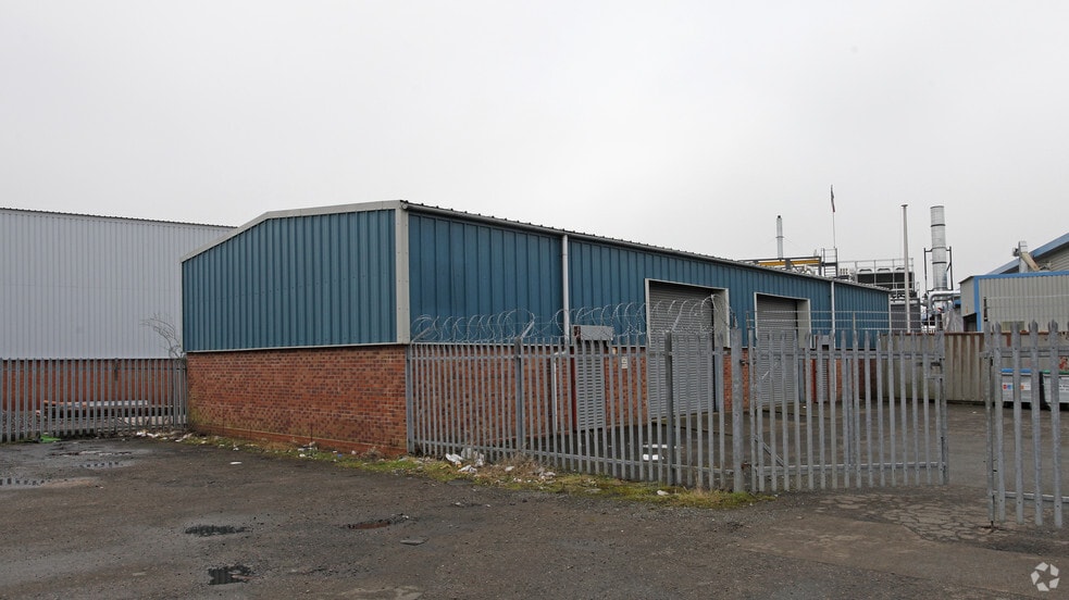 Corngreaves Rd, Cradley Heath to rent - Building Photo - Image 2 of 4