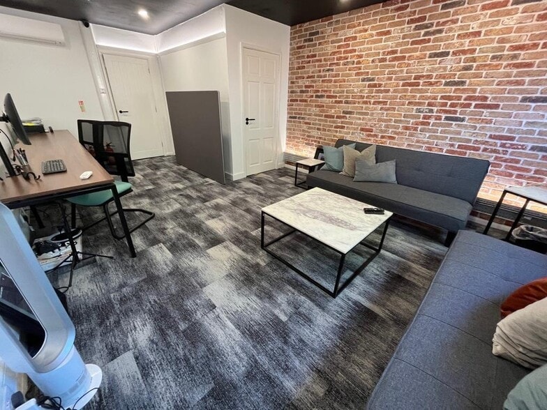 40 North Hl, Colchester to rent - Building Photo - Image 3 of 14