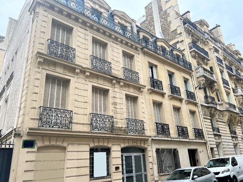 Office in Paris for sale - Building Photo - Image 1 of 9