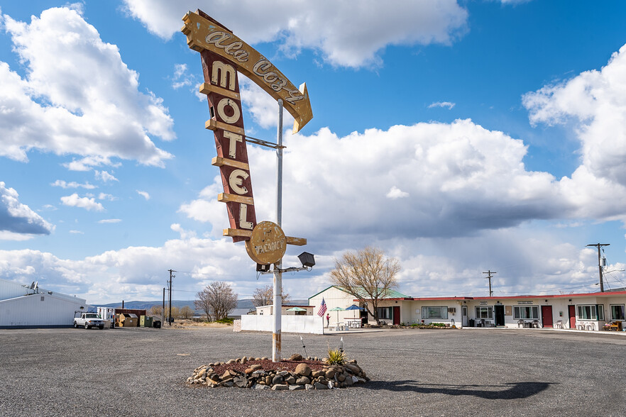 9988 Highway 2 E, Coulee City, WA for sale - Building Photo - Image 1 of 1