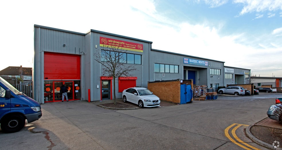 Apsley Way, London to rent - Primary Photo - Image 1 of 2