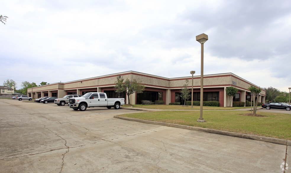 19408 Park Row, Houston, TX to rent - Building Photo - Image 1 of 15