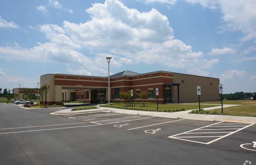 103 Stanly Pky, Locust, NC to rent - Building Photo - Image 2 of 3