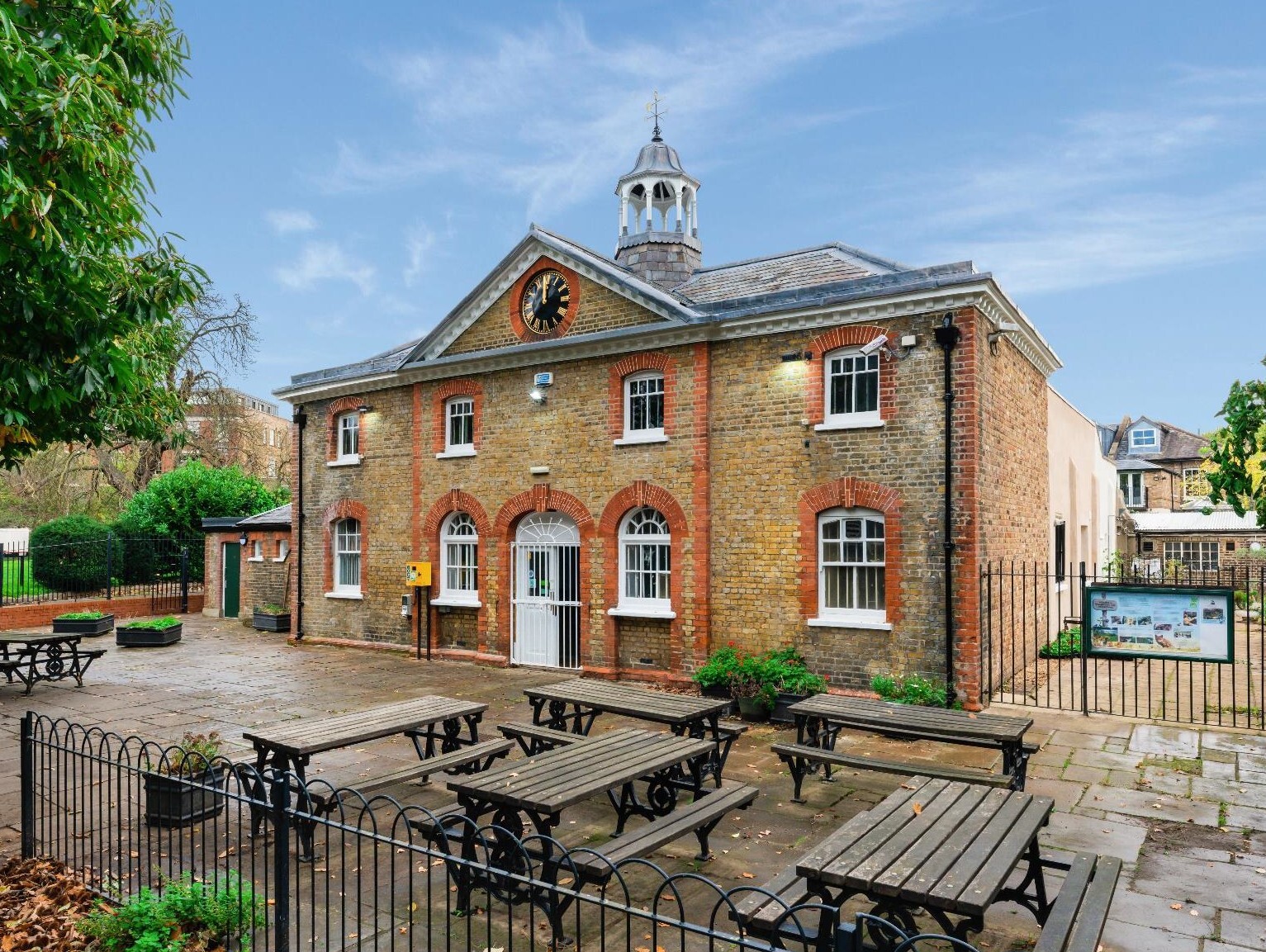 Ravenscourt Park Tea House, London for sale Primary Photo- Image 1 of 1