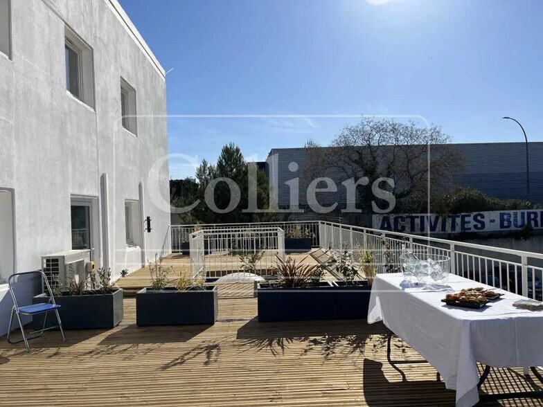 Office in Marseille for sale - Building Photo - Image 3 of 11