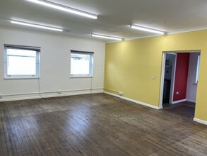 Tideway House, 1 Tideway House, Park Ln, Richmond to rent Interior Photo- Image 1 of 2