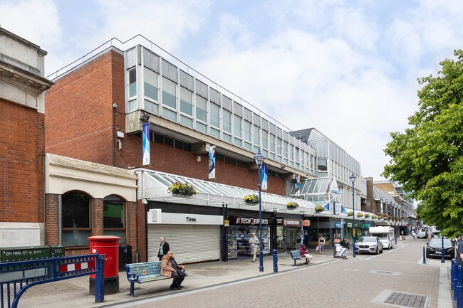 More details for 77-84 New Rd, Gravesend - Retail to Rent