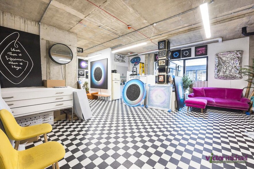 35 Shore Rd, London for sale - Interior Photo - Image 2 of 9