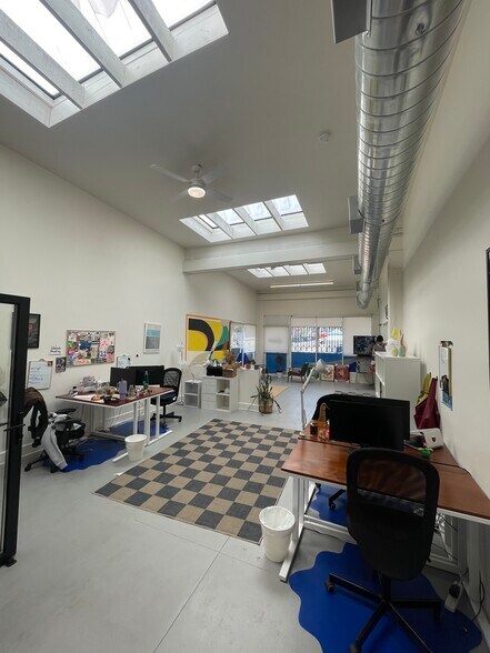 5500-5504 Monte Vista St, Los Angeles, CA for rent - Building Photo - Image 3 of 18