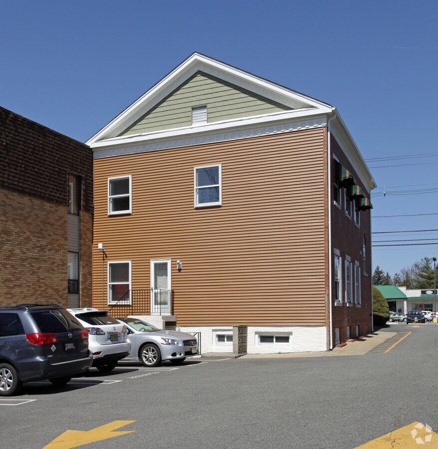 22 Wyckoff Ave, Waldwick 07463 Office for Rent UK
