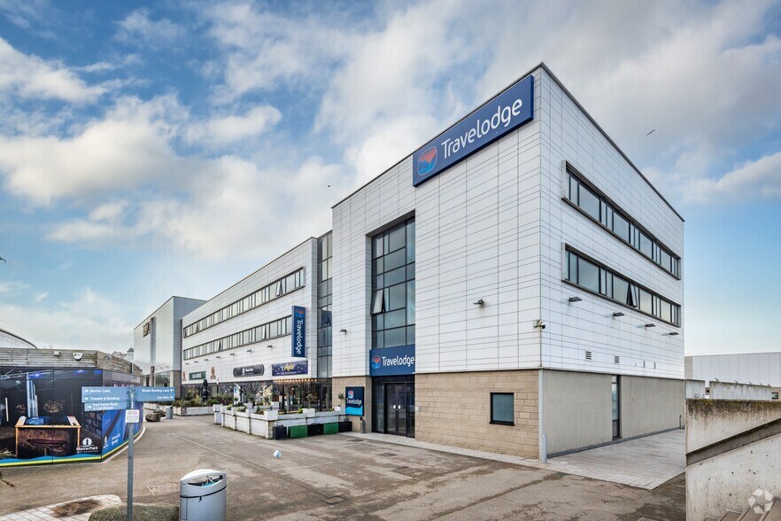 Marine Promenade, Wallasey to rent - Building Photo - Image 3 of 14