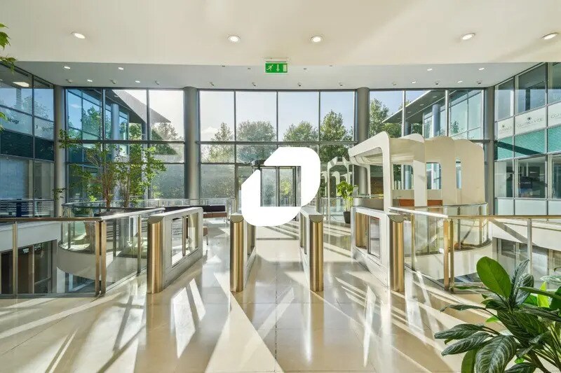 Office in Roissy-en-France to rent Lobby- Image 1 of 21