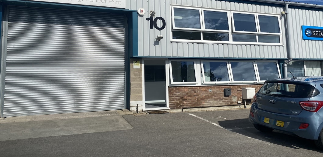 Meadow Rd, Worthing to rent Building Photo- Image 1 of 1